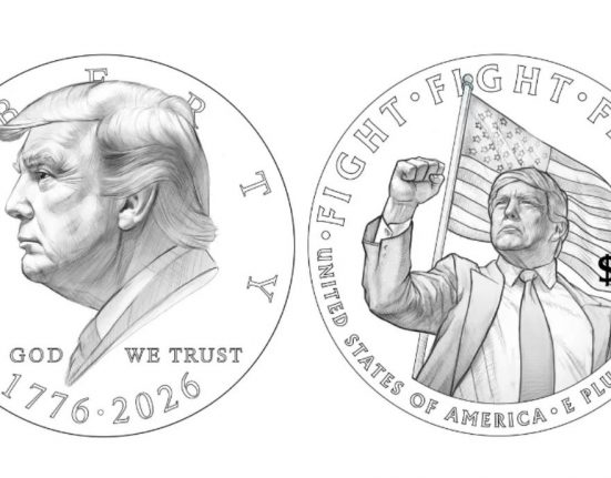 Apoiadores do presidente veem a iniciativa como uma celebração do espírito democrático americano, enquanto críticos a consideram uma manobra política. (Foto: Divulgação/Departamento do Tesouro dos EUA)