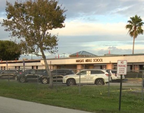 A popularização dos edibles — doces, gomas, salgadinhos e chocolates com THC — tem ampliado o risco de intoxicação entre menores de idade. Além disso, a venda ilegal pela internet e em redes sociais dificulta o rastreamento (Foto: Reprodução TV)