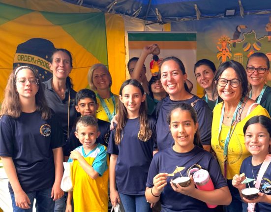 Para muitos visitantes, o estande da instituição serviu como uma referência imediata da presença cultural brasileira, reforçando identidade e pertencimento (Foto: Divulgação CCBU)