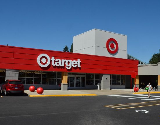 A iniciativa faz parte da estratégia da companhia para impulsionar o fluxo de clientes em suas lojas físicas e no e-commerce (Foto: Steve Morgan/Wikimedia)