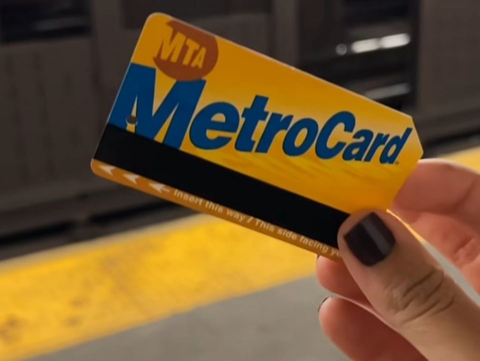 Durante o período de transição, passageiros que ainda possuem saldo no MetroCard poderão transferir os valores para a nova ferramenta (Foto: Reprodução redes sociais)