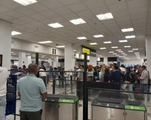 A interdependência da malha aérea faz com que aeroportos de todo os EUA sejam impactados pelas nevascas (Foto: FunctioningMemberOfSociety/Wikimedia)