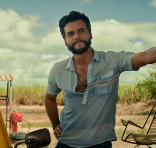 A imprensa brasileira e internacional ressaltou que Wagner Moura é apontado como um dos favoritos da temporada pelos elogios à sua performance intensa e emocionalmente complexa (Foto: Divulgação)