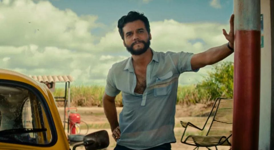 A imprensa brasileira e internacional ressaltou que Wagner Moura é apontado como um dos favoritos da temporada pelos elogios à sua performance intensa e emocionalmente complexa (Foto: Divulgação)