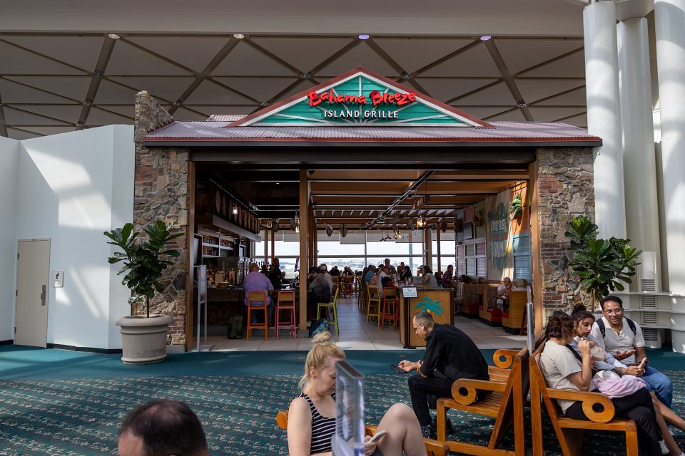 A medida, que entrou em vigor em dezembro, reforça a estratégia de transformar o terminal em um espaço de convivência, consumo e lazer (Foto: Nielsoncaetanosalmeron_Wikimedia)