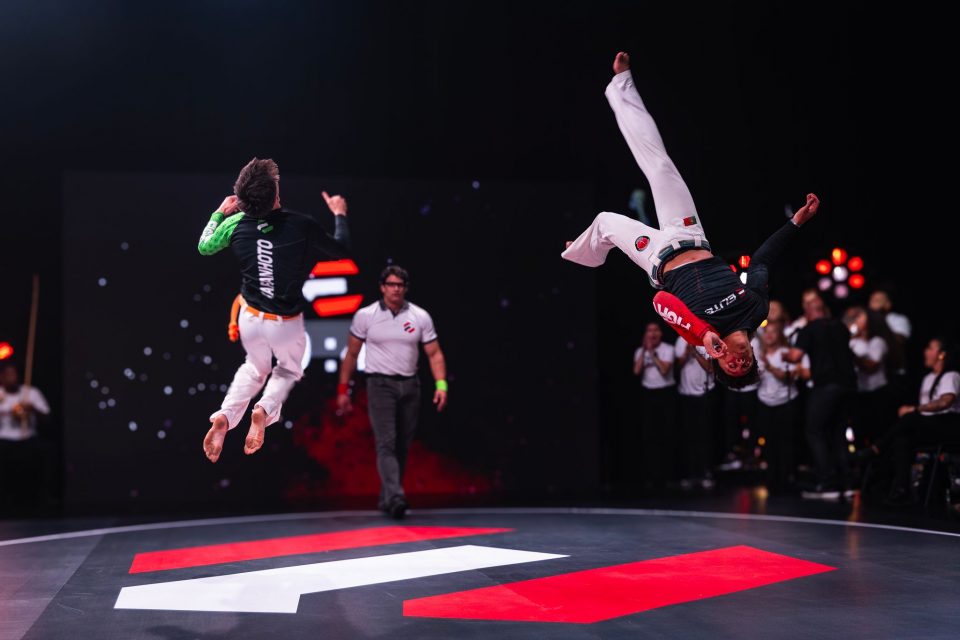 Capoeiristas Predador e Gafanhoto competem no Elite Capoeira Pro (Foto: Divulgação)