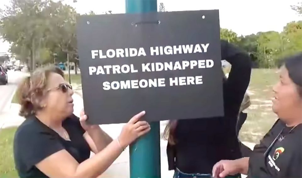 Especialistas em direito esclarecem que as detenções migratórias diferem do sistema penal, o que muitas vezes gera confusão e indignação nas comunidades (Foto: Reprodução Youtube)