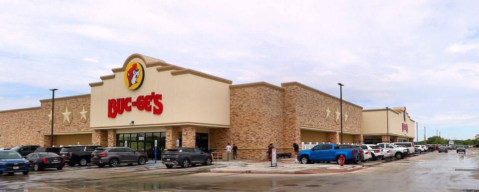 Atualmente, a maior unidade da Buc-ee’s em funcionamento está localizada em Luling, no Texas, com cerca de 75.593 pés quadrados e dezenas de bombas de combustível (Foto: Larry D. Moore/Wikimedia)