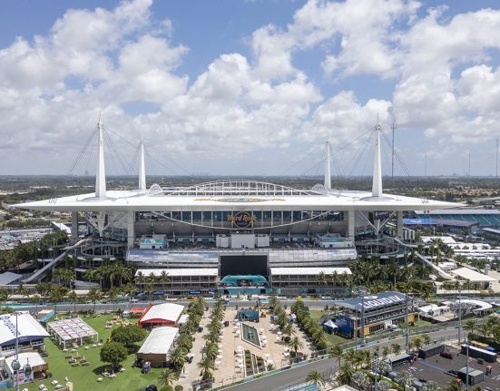 A solução representa uma fonte complementar de renda para moradores da região, que podem disponibilizar seus espaços de forma organizada e regulamentada (Foto: Demetrius Borges/AcheiUSA)