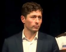 : Jacob Frey afirmou que as imagens de vídeo do incidente não sustentam a narrativa federal, classificando a explicação oficial como “inaceitável” (Foto: Reprodução redes sociais)