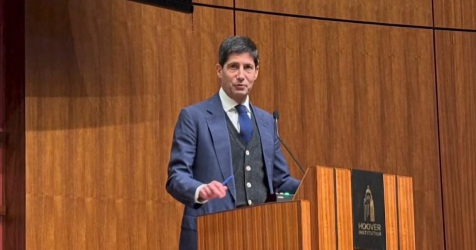 Kevin Warsh construiu sua reputação atuando fortemente nos bastidores da política monetária durante um dos momentos mais turbulentos da história recente do sistema financeiro (Foto: Reprodução Youtube)
