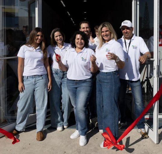 Cecilia Camargo, Sirlei Camargo, Felipe Camargo, Ariele Aranda Camargo, Ademir Mendes, Sophia Mendes e Maria Alice Aranda Camargo (Foto: Demetrius Borges)