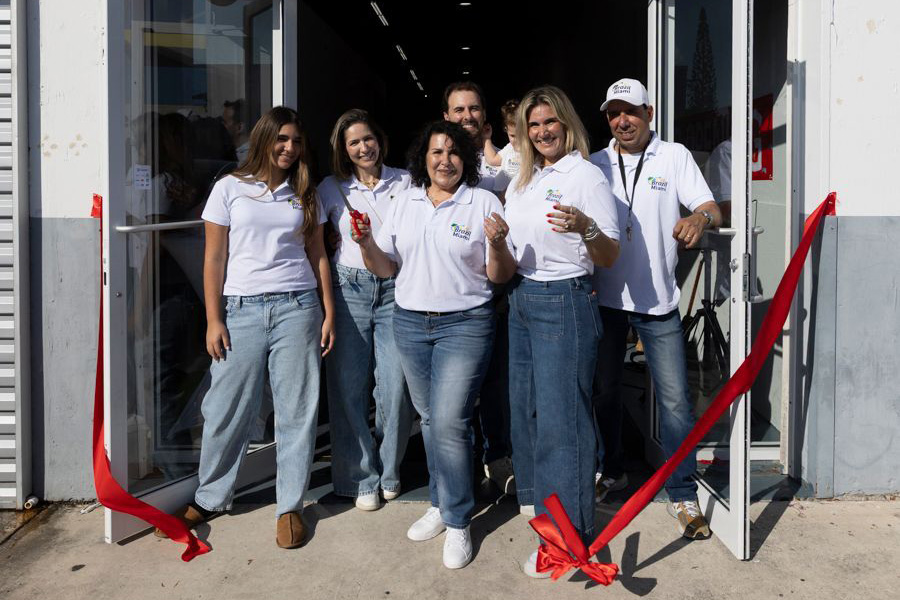 Cecilia Camargo, Sirlei Camargo, Felipe Camargo, Ariele Aranda Camargo, Ademir Mendes, Sophia Mendes e Maria Alice Aranda Camargo (Foto: Demetrius Borges)