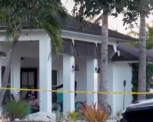 A polícia informou que os ferimentos apresentados pela mãe eram auto infligidos e não fatais. O pai da criança não estava na residência no momento do ocorrido e não é considerado suspeito (Foto: Reprodução redes sociais)