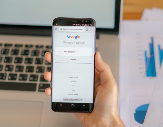 A expansão das funções para outros países e idiomas dependerá de testes de desempenho, adaptação linguística e dos requisitos regulatórios de cada região (Foto: Freepik)