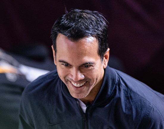 Erik Spoelstra, técnico do Heat, acredita na recuperação da equipe nessa fase final da temporada regular (Foto: Erk Drost/Wikimedia)