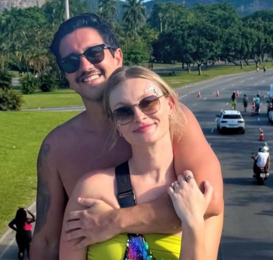 No início de fevereiro, Matheus desembarcou no Brasil em um voo que trouxe outros brasileiros em situação migratória semelhante (Foto: Reprodução redes sociais)