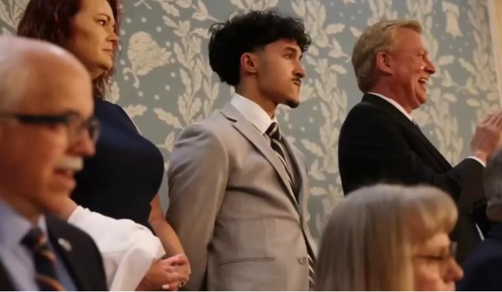 Marcelo Gomes Silva retrata a situação de diversos jovens trazidos ainda crianças ao país, com fortes vínculos comunitários, mas presos às incertezas legais da política de imigração (Foto: Reprodução TV)