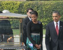 A publicação foi classificada por críticos como racista, ofensiva e desumanizante