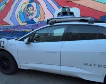 Especialistas em mobilidade urbana observam que o tráfego complexo, clima variável e grande fluxo turístico de Miami representará um teste real dessa tecnologia (Reprodução Youtube)