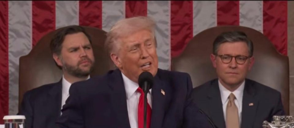 O presidente defendeu regras mais rígidas nas fronteiras e associou a imigração ilegal a problemas de segurança pública (Reprodução TV)