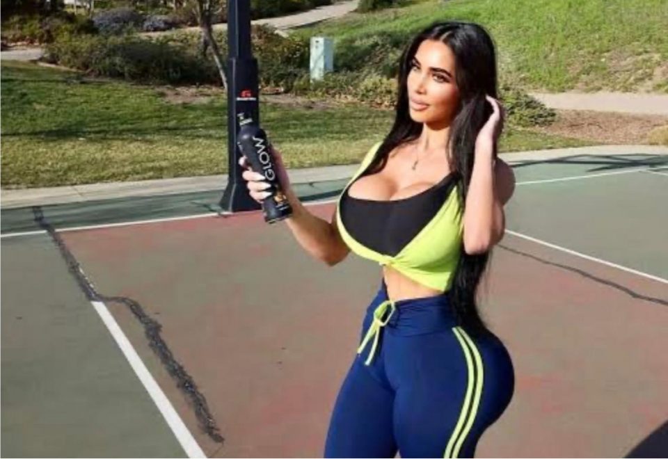 Ashten G era conhecida nas redes sociais e no Only Fans como sósia da Kim Kardashian (Foto: Reprodução redes sociais)
