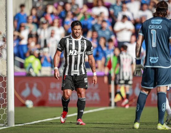 Hulk é a esperança de gols do Galo, que pode conquistar o heptacampeonato; mas do outro lado tem o paredão Cássio, do Cruzeiro (Foto: Pedro Souza/Atlético/Flickr)