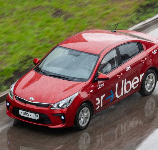 O episódio acirra a discussão sobre a segurança em corridas por aplicativo, especialmente entre mulheres (Foto: Ilya Plekhanov/Wikimedia)