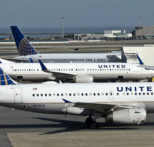 A alta recente no combustível de aviação está ligada às tensões geopolíticas e preocupações com o fornecimento global, que contribuíram para pressionar os preços da commodity nas últimas semanas (Foto: Raimond Spekking/Wikimedia)