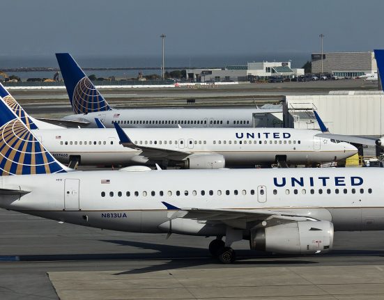 A alta recente no combustível de aviação está ligada às tensões geopolíticas e preocupações com o fornecimento global, que contribuíram para pressionar os preços da commodity nas últimas semanas (Foto: © Raimond Spekking/Wikimedia)