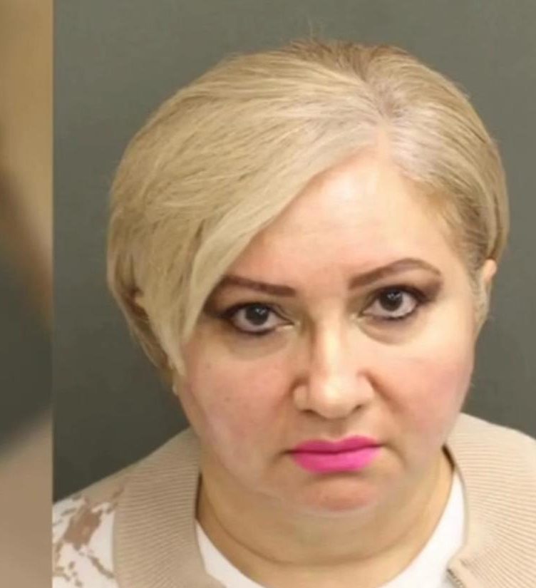 Verbênia Sousa foi detida e permanece sob custódia a pedido do ICE, o que indica que sua situação imigratória também está sendo avaliada, procedimento comum em ocorrências que envolvem estrangeiros (Foto: Reprodução redes sociais)