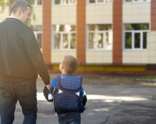 Investigadores relatam que o episódio deixou marcas emocionais no garoto, como aumento da ansiedade e alterações na rotina (Foto: Freepik)