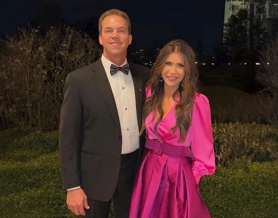 As reportagens descrevem o comportamento como práticas privadas de crossdressing e fetiches online (Foto: Reprodução redes sociais)