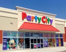 A Party City é uma tradicional loja de artigos de festa (Foto: Mike Mozart/Flickr)