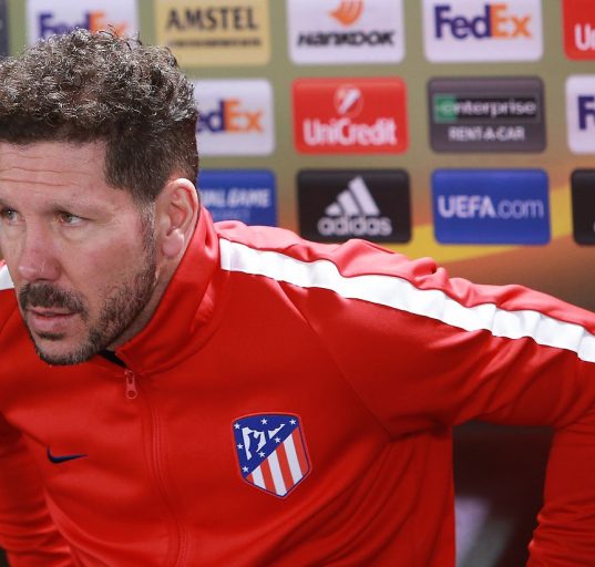 O argentino Simeone é o técnico do Atlético de Madrid e refutou o favoritismo dos adversários na Champions (Foto: Wikimedia)