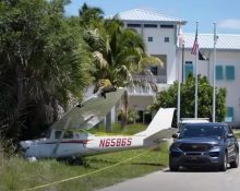 Os ocupantes conseguiram deixar a aeronave sem ferimentos aparentes (Foto: Reprodução redes sociais)