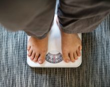 A previsão é que o segmento movimente dezenas de bilhões de dólares nos próximos anos, impulsionado pelo aumento da obesidade no mundo e pela crescente demanda por terapias eficazes (Foto: Freepik)