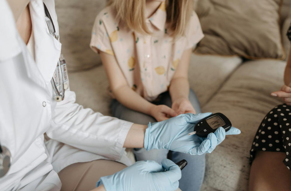 Novidade nos EUA: tratamento que atrasa diabetes tipo 1 agora vale para crianças de 1 ano