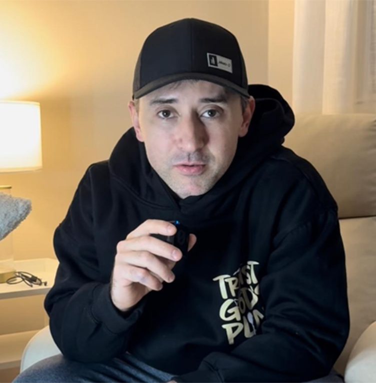 Junior Pena, influenciador brasileiro que ganhou destaque nas redes sociais com conteúdos sobre imigração nos EUA, onde vive há cerca de 15 anos. (Foto: Reprodução Redes sociais)