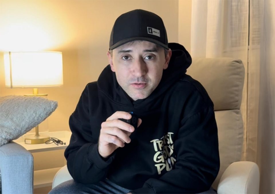 Junior Pena, influenciador brasileiro que ganhou destaque nas redes sociais com conteúdos sobre imigração nos EUA, onde vive há cerca de 15 anos. (Foto: Reprodução Redes sociais)