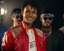 Jaafar Jackson, ao centro, estrela “Michael” (Foto: Glen Wilson/Lionsgate)