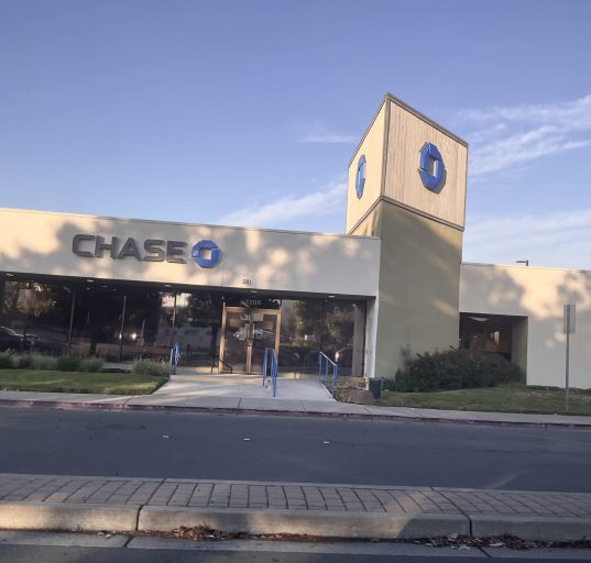 As fraudes já se espalharam por diversos estados e vem atingindo clientes de grandes instituições financeiras, incluindo Chase, Bank of America, Wells Fargo e Huntington Bank (Foto: Thomasfan1916/Wikimedia Commons)