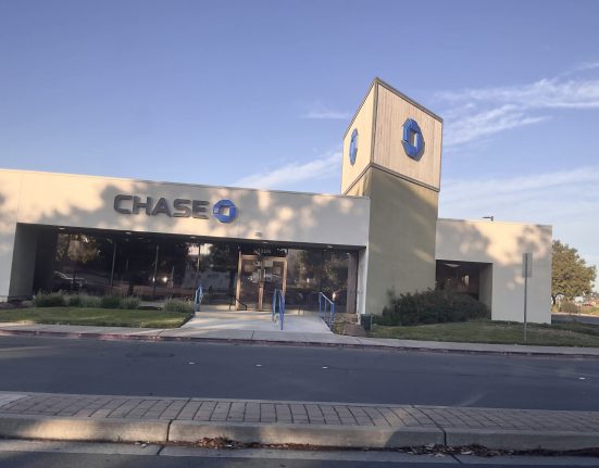 As fraudes já se espalharam por diversos estados e vem atingindo clientes de grandes instituições financeiras, incluindo Chase, Bank of America, Wells Fargo e Huntington Bank (Foto: Thomasfan1916/Wikimedia Commons)
