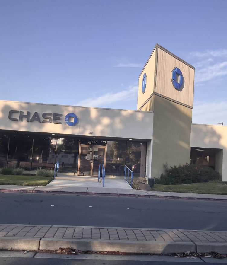 As fraudes já se espalharam por diversos estados e vem atingindo clientes de grandes instituições financeiras, incluindo Chase, Bank of America, Wells Fargo e Huntington Bank (Foto: Thomasfan1916/Wikimedia Commons)