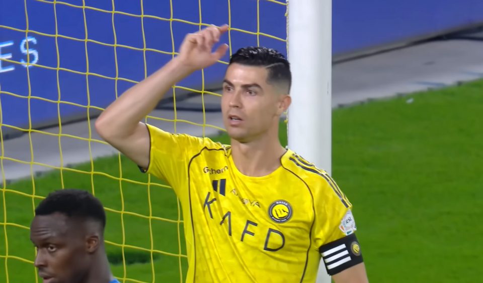 Cristiano Ronaldo, aos 41 anos, está próximo do milésimo gol (Foto: Youtube)