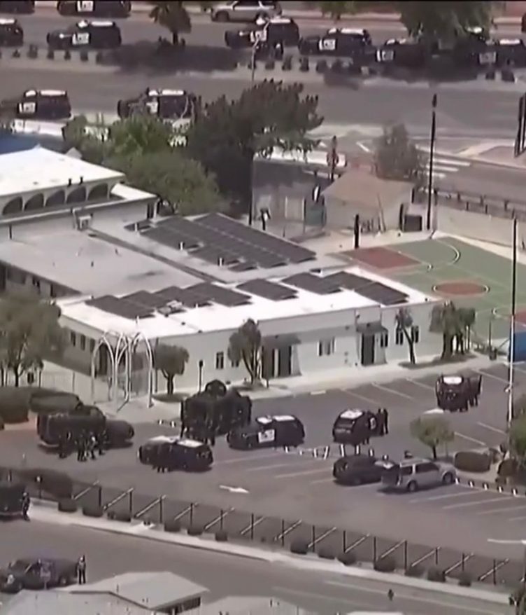 Mesquitas em cidades como Los Angeles, Nova York e Chicago reforçaram medidas de segurança após o atentado (Foto: Reprodução TV)