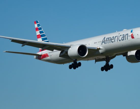 A alta no preço do combustível gera reflexos no valor das passagens, redução da oferta de assentos e cobrança de taxas adicionais (Foto: Venkat Mangudi/Wikimedia)