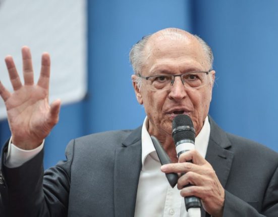 O vice-presidente e ministro do Desenvolvimento, Indústria, Comércio e Serviços, Geraldo Alckmin, deverá liderar as negociações com os EUA (Foto: Paulo Pinto/Agência Brasil)