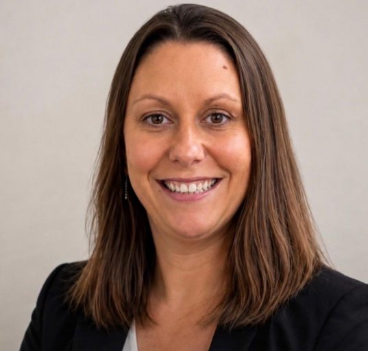 Rebecca L. Aitchison integra há uma década o comitê executivo da Rhode Island Association of Criminal Defense Lawyers e nos últimos anos atuou na direção da Rhode Island Women’s Bar Association (Foto: Reprodução redes sociais)