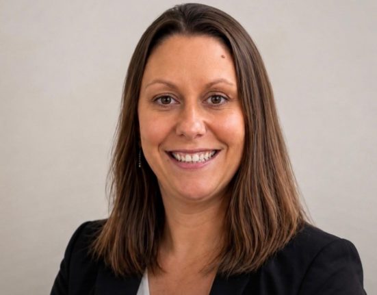 Rebecca L. Aitchison integra há uma década o comitê executivo da Rhode Island Association of Criminal Defense Lawyers e nos últimos anos atuou na direção da Rhode Island Women’s Bar Association (Foto: Reprodução redes sociais)